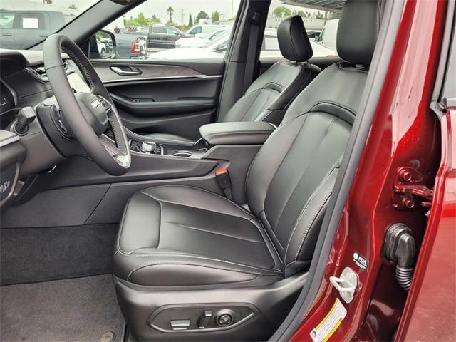 new 2025 Jeep Grand Cherokee car, priced at $42,738