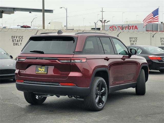 new 2025 Jeep Grand Cherokee car, priced at $42,738