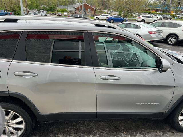 used 2017 Jeep Cherokee car