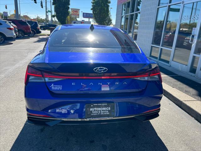 used 2022 Hyundai Elantra car