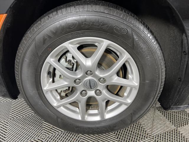 used 2024 Chrysler Pacifica car, priced at $34,934