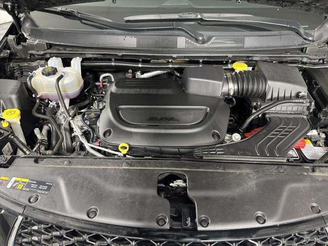 used 2024 Chrysler Pacifica car, priced at $34,934