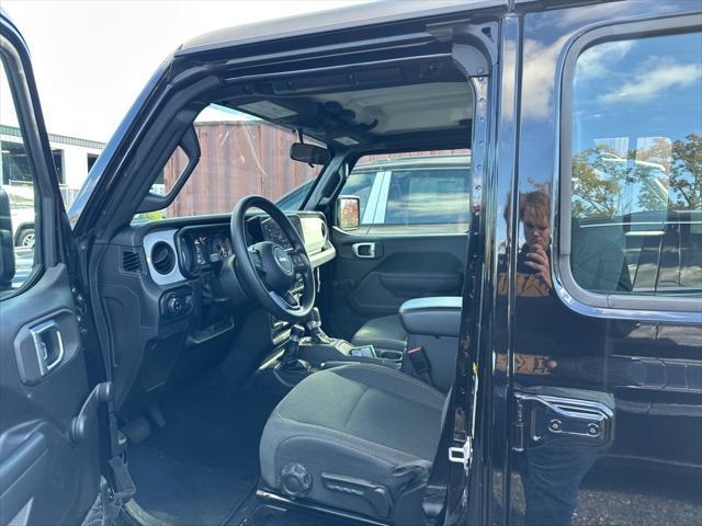 used 2024 Jeep Gladiator car, priced at $39,904