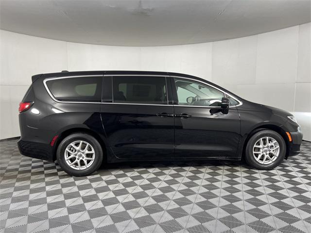 used 2024 Chrysler Pacifica car, priced at $34,435