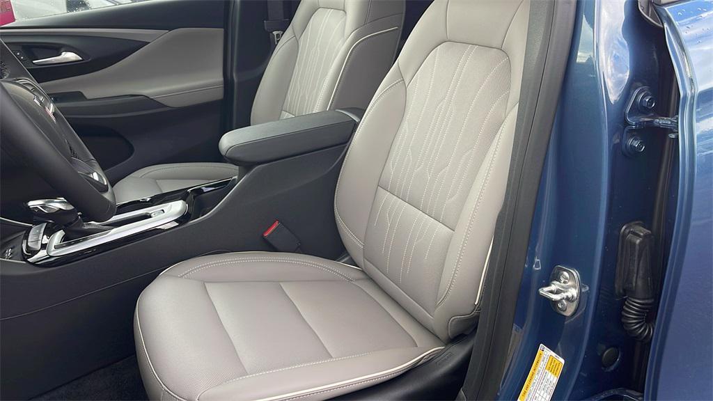 new 2025 Buick Envista car, priced at $30,585
