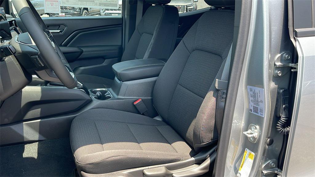 new 2025 GMC Canyon car, priced at $38,995