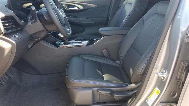 new 2025 Buick Envista car, priced at $27,285