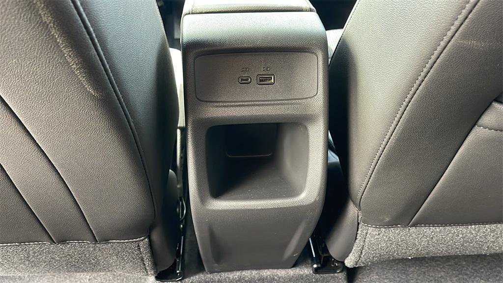 new 2025 Buick Envista car, priced at $24,995