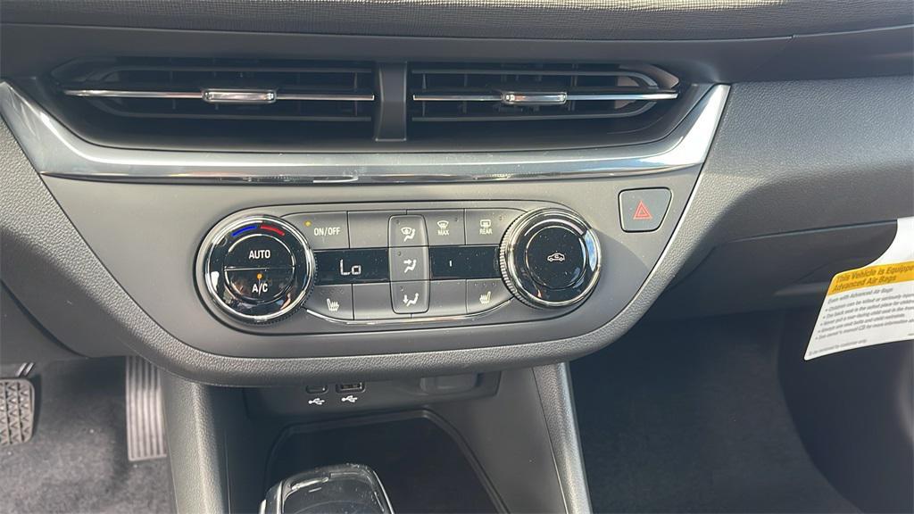 new 2025 Buick Envista car, priced at $24,995