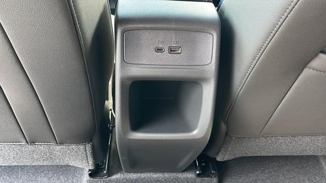 new 2025 Buick Envista car, priced at $28,085