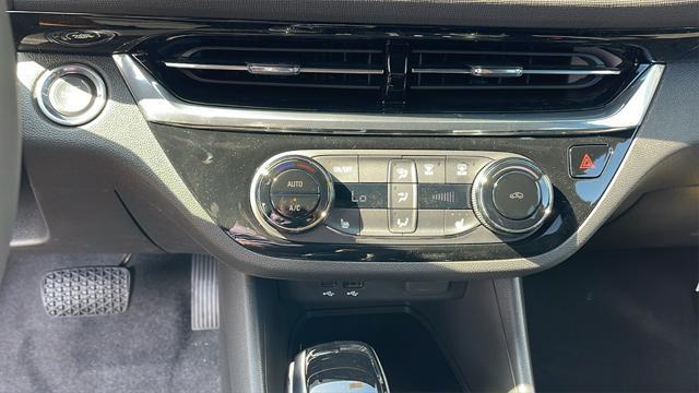 new 2025 Buick Envista car, priced at $28,085