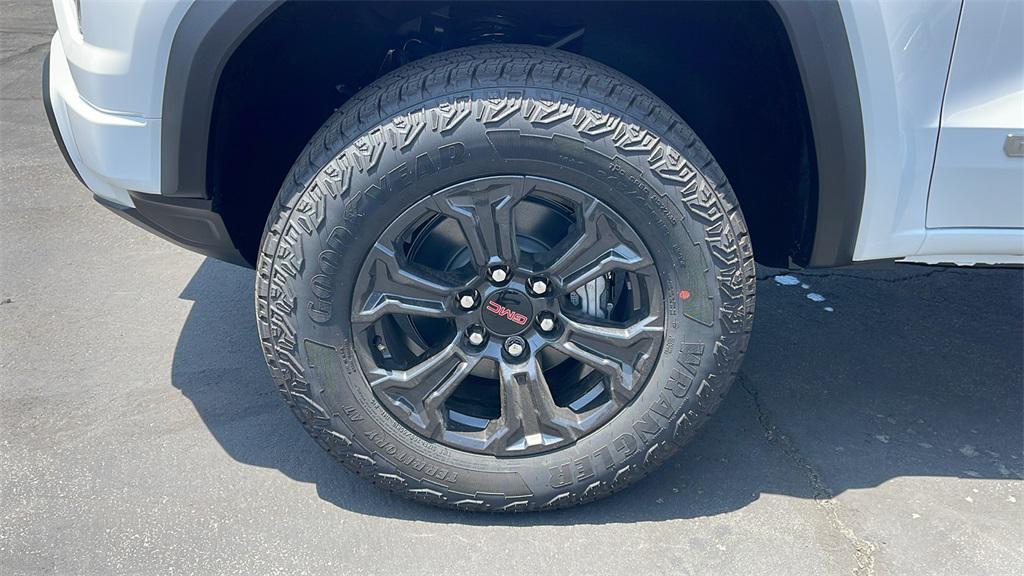 new 2025 GMC Canyon car, priced at $41,605