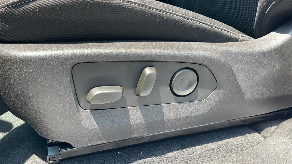 new 2025 GMC Canyon car, priced at $41,605