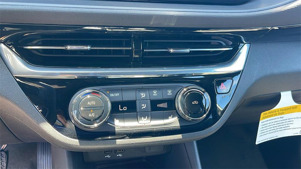 new 2025 Buick Envista car, priced at $27,885