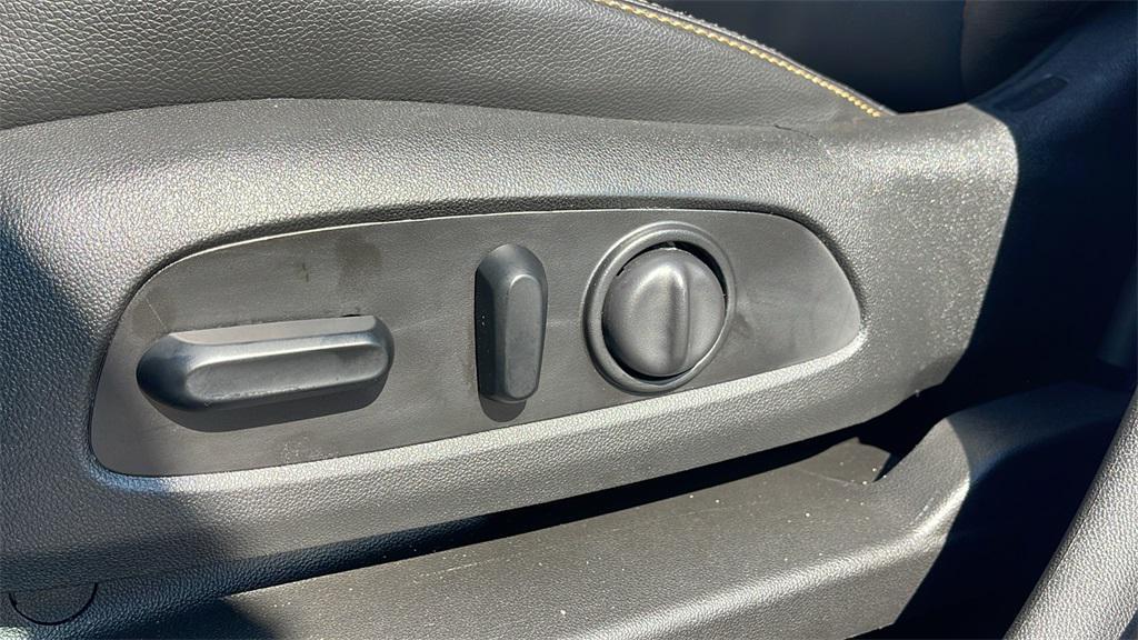 used 2021 Chevrolet Equinox car, priced at $19,995