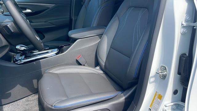 new 2025 Buick Envista car, priced at $27,685