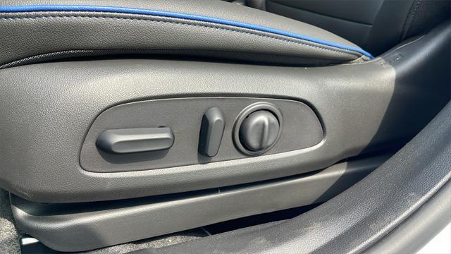 new 2025 Buick Envista car, priced at $27,685