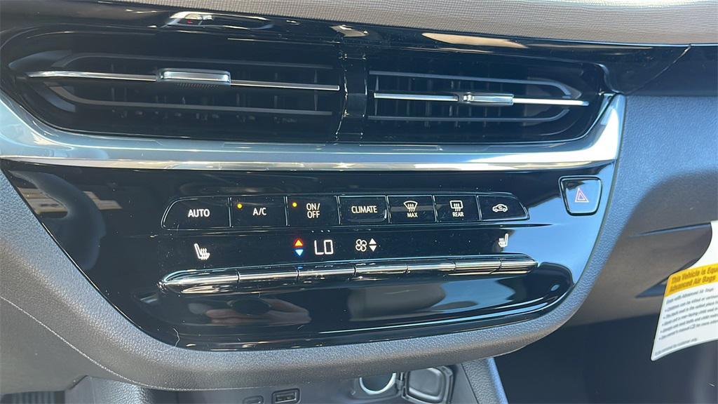 new 2025 Buick Envista car, priced at $30,585