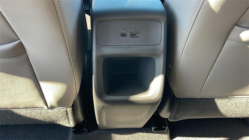 new 2025 Buick Envista car, priced at $30,585