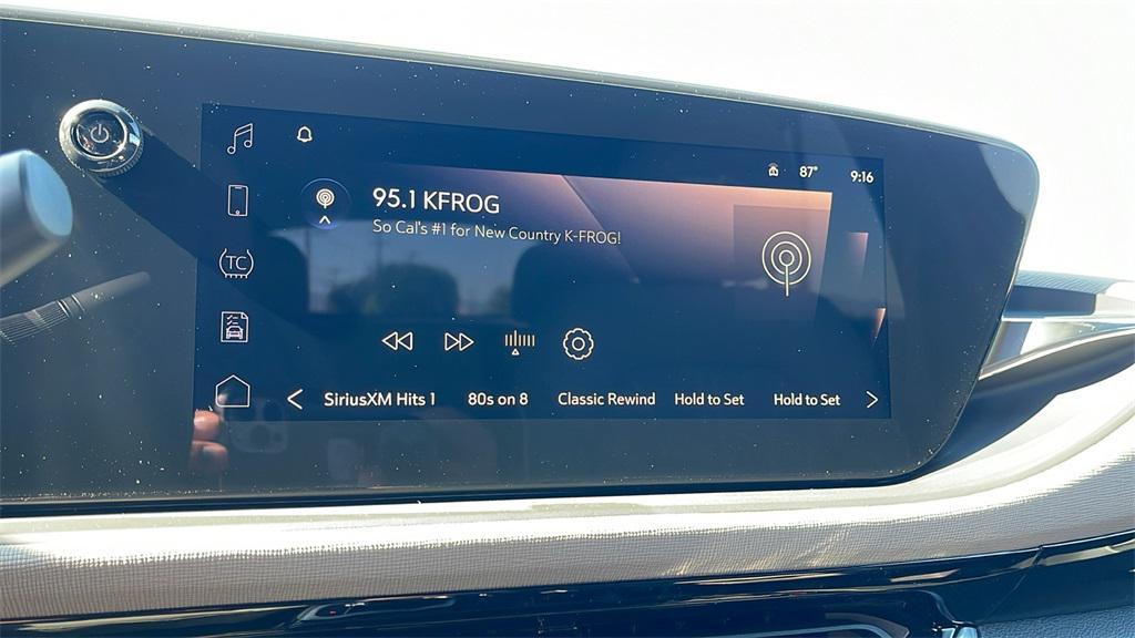 new 2025 Buick Envista car, priced at $30,585