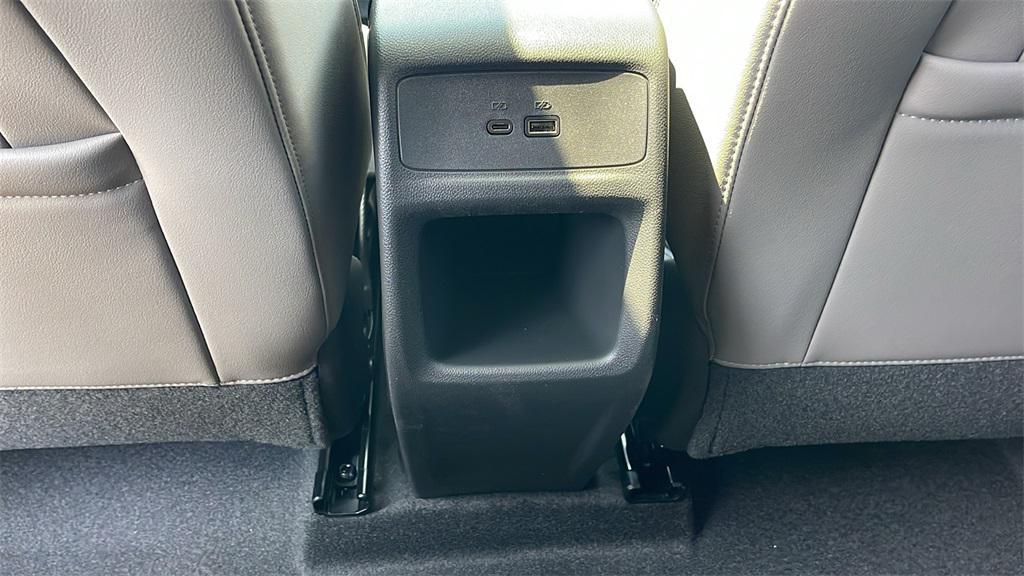 new 2025 Buick Envista car, priced at $30,585