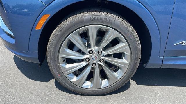 new 2025 Buick Envista car, priced at $30,995