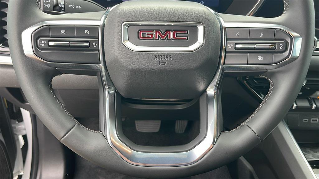 used 2025 GMC Canyon car, priced at $40,950