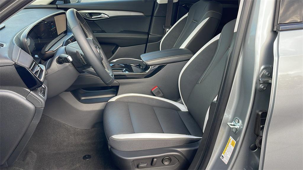 used 2025 Buick Envision car, priced at $39,995