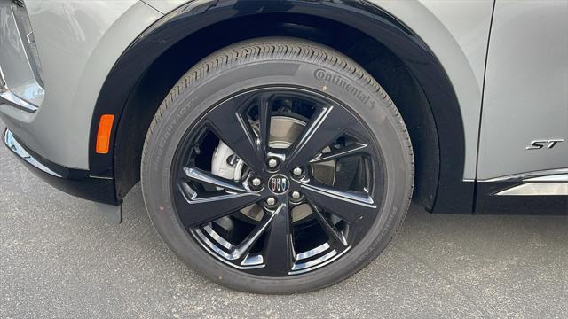 used 2025 Buick Envision car, priced at $39,995