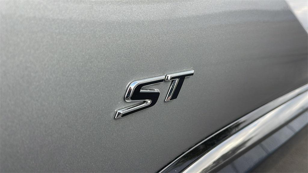 used 2025 Buick Envision car, priced at $39,995