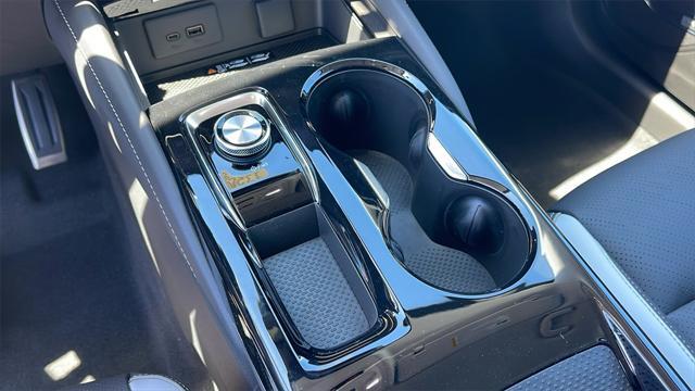 new 2025 Buick Envision car, priced at $42,240