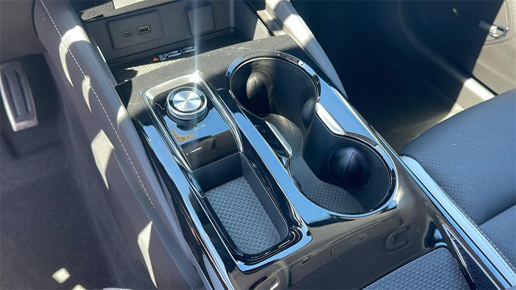 new 2025 Buick Envision car, priced at $41,240