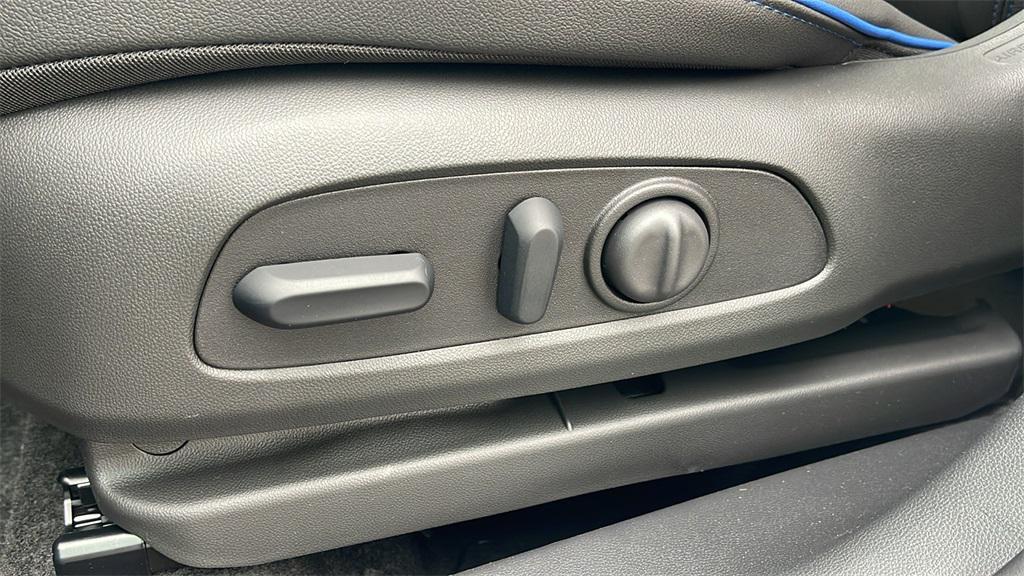new 2025 Buick Encore GX car, priced at $31,995