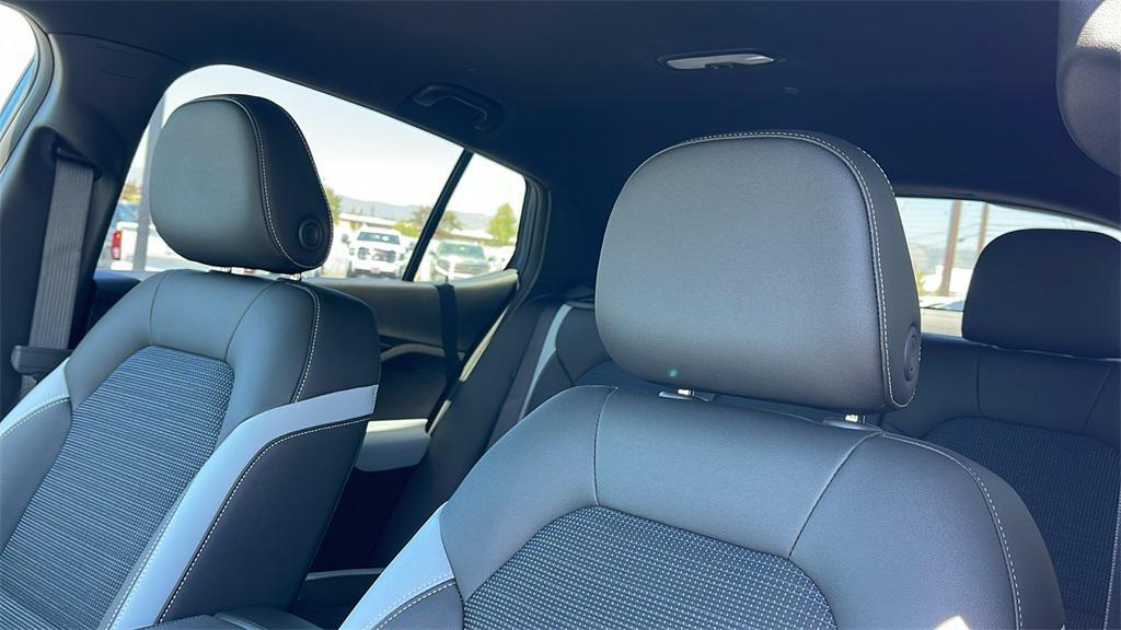 new 2025 Buick Envista car, priced at $27,280
