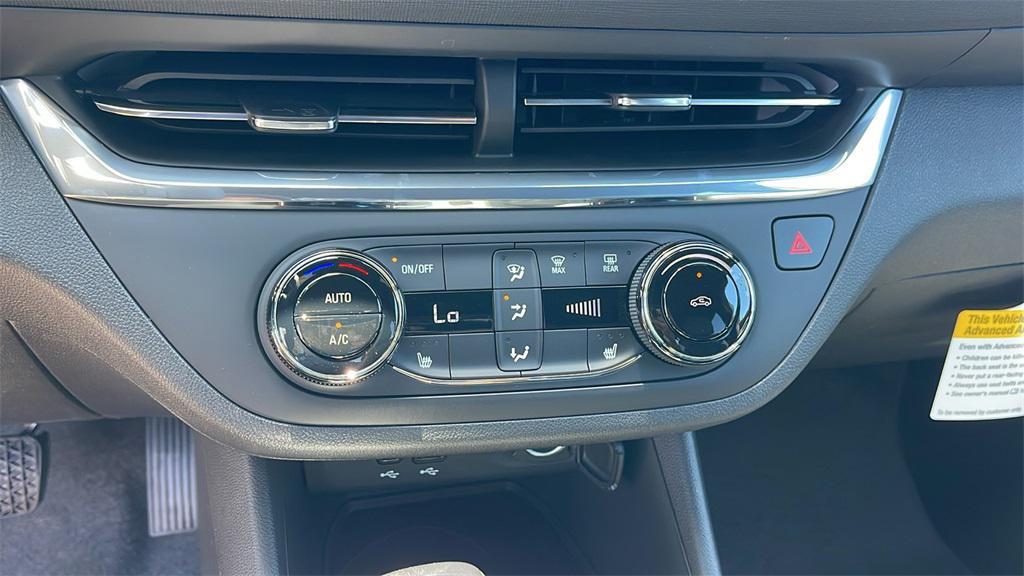 new 2025 Buick Envista car, priced at $27,280