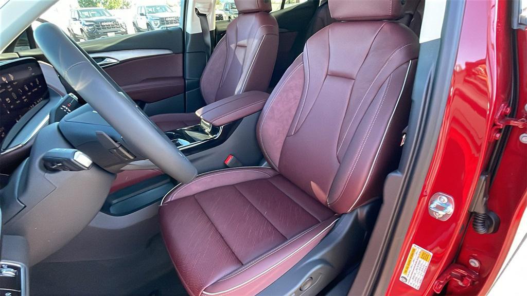 new 2025 Buick Envision car, priced at $40,995