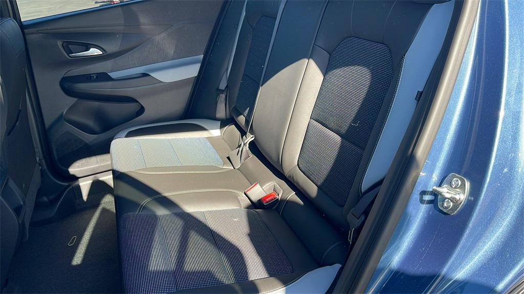 new 2025 Buick Envista car, priced at $23,995