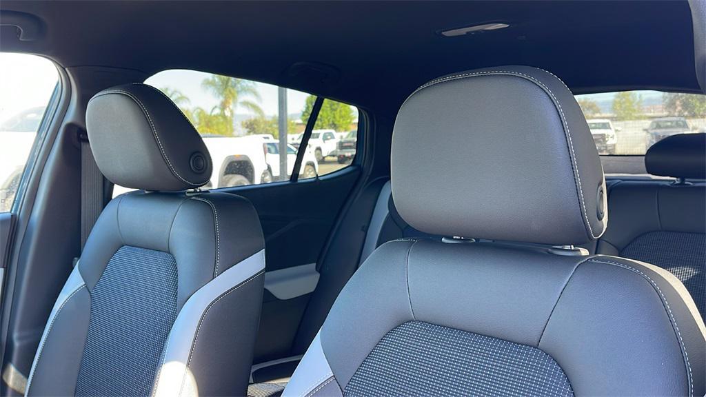 new 2025 Buick Envista car, priced at $23,995