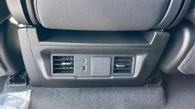 new 2025 GMC Sierra 1500 car, priced at $42,995