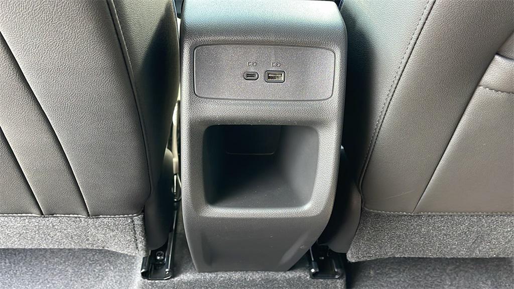 new 2025 Buick Envista car, priced at $28,995