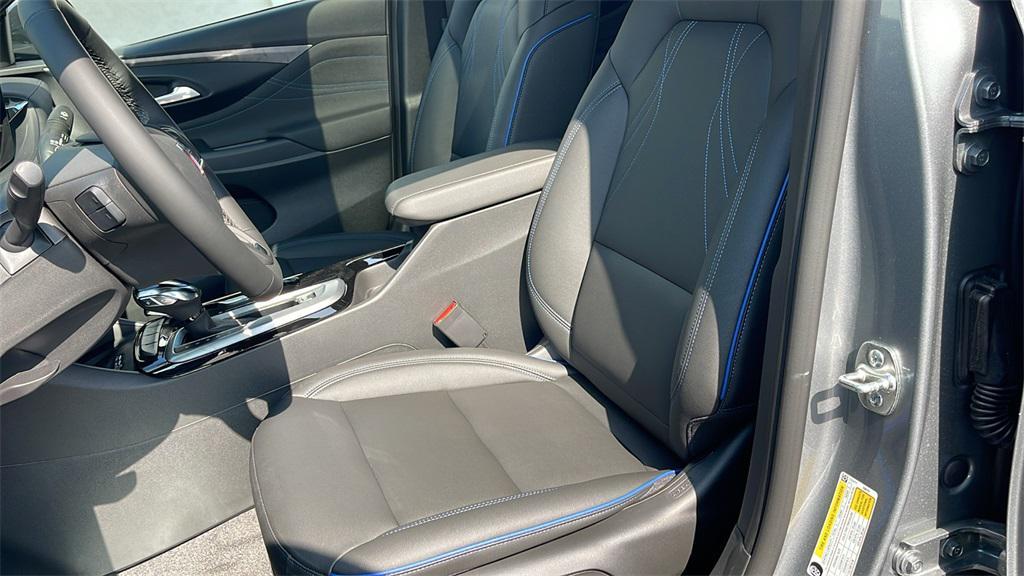 new 2025 Buick Envista car, priced at $28,995