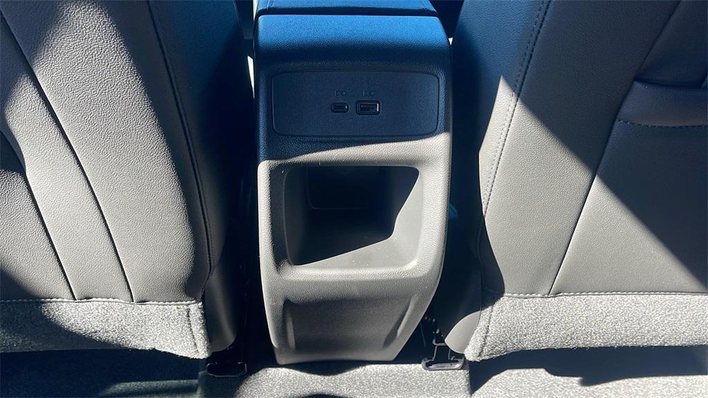 new 2025 Buick Envista car, priced at $25,685