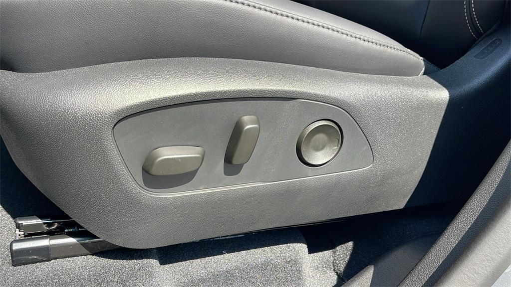 new 2025 GMC Acadia car, priced at $48,425