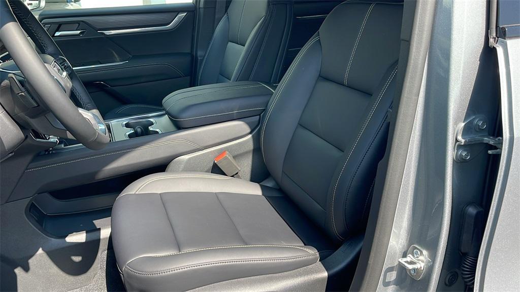 new 2025 GMC Acadia car, priced at $48,425