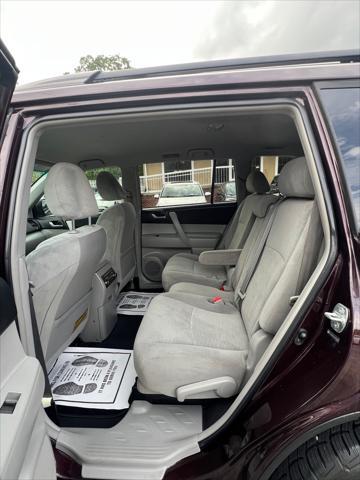 used 2012 Toyota Highlander car, priced at $11,495