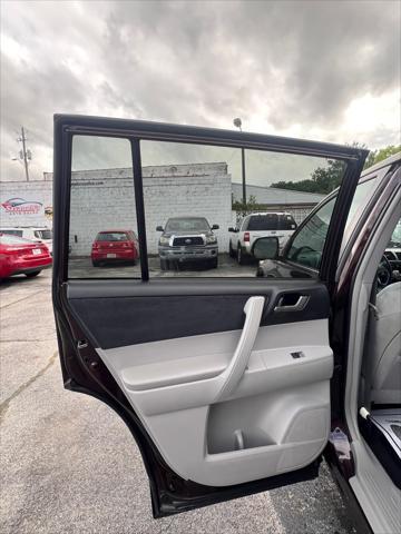 used 2012 Toyota Highlander car, priced at $11,495