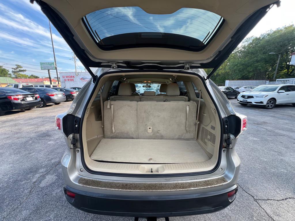 used 2014 Toyota Highlander car, priced at $10,495