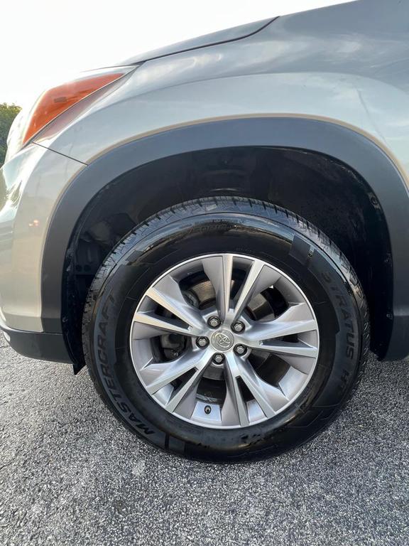 used 2014 Toyota Highlander car, priced at $10,495