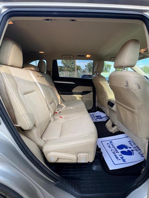 used 2014 Toyota Highlander car, priced at $10,495