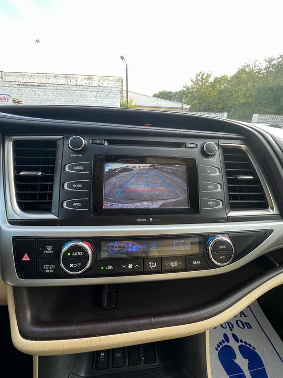 used 2014 Toyota Highlander car, priced at $10,495
